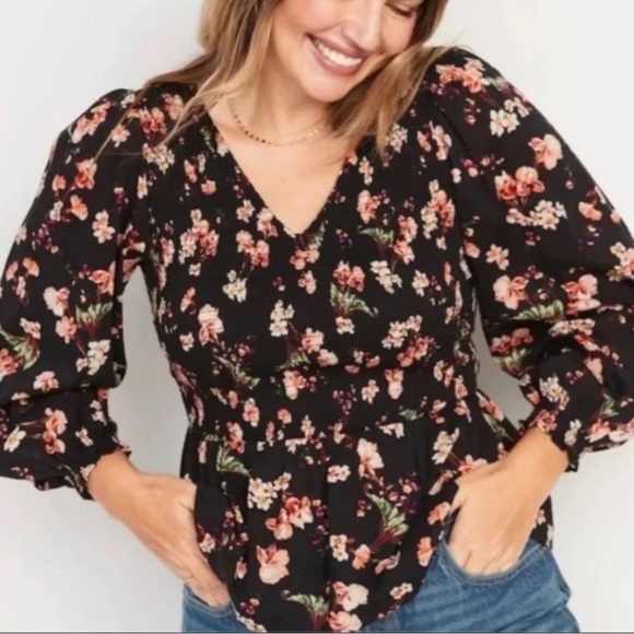 Old Navy Tops - Women's Floral Blouse Small